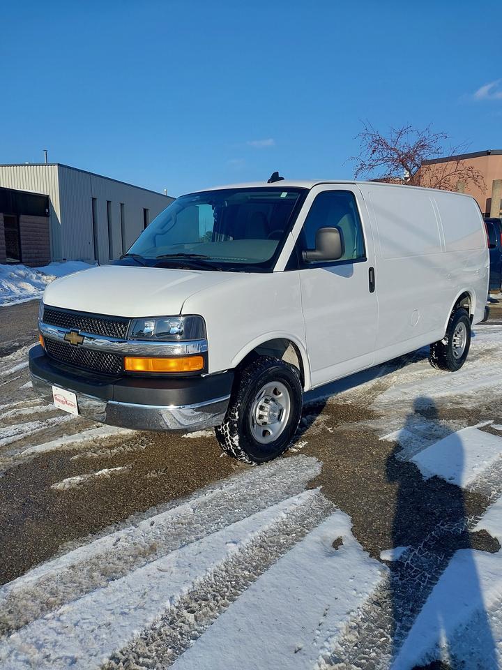 2023 Chevrolet Express 2500 V6 Cargo Van 135" WB Photo