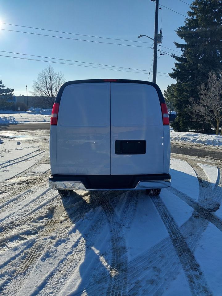 2023 Chevrolet Express 2500 V6 Cargo Van 135" WB Photo