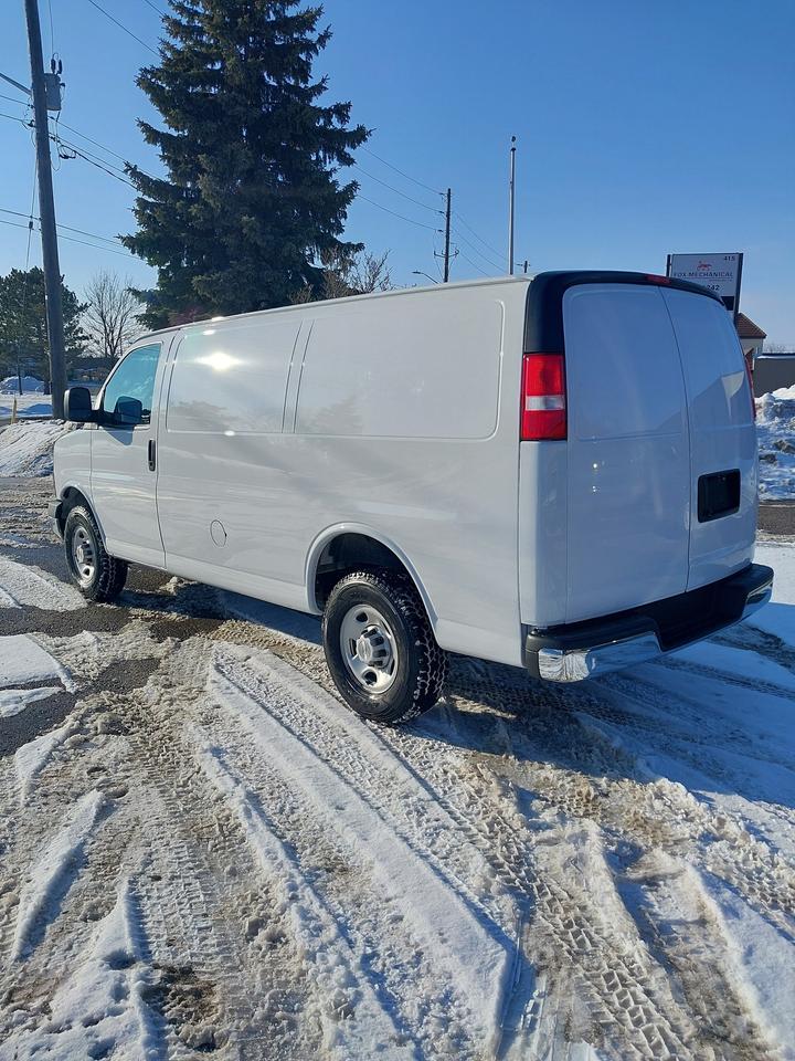 2023 Chevrolet Express 2500 V6 Cargo Van 135" WB Photo