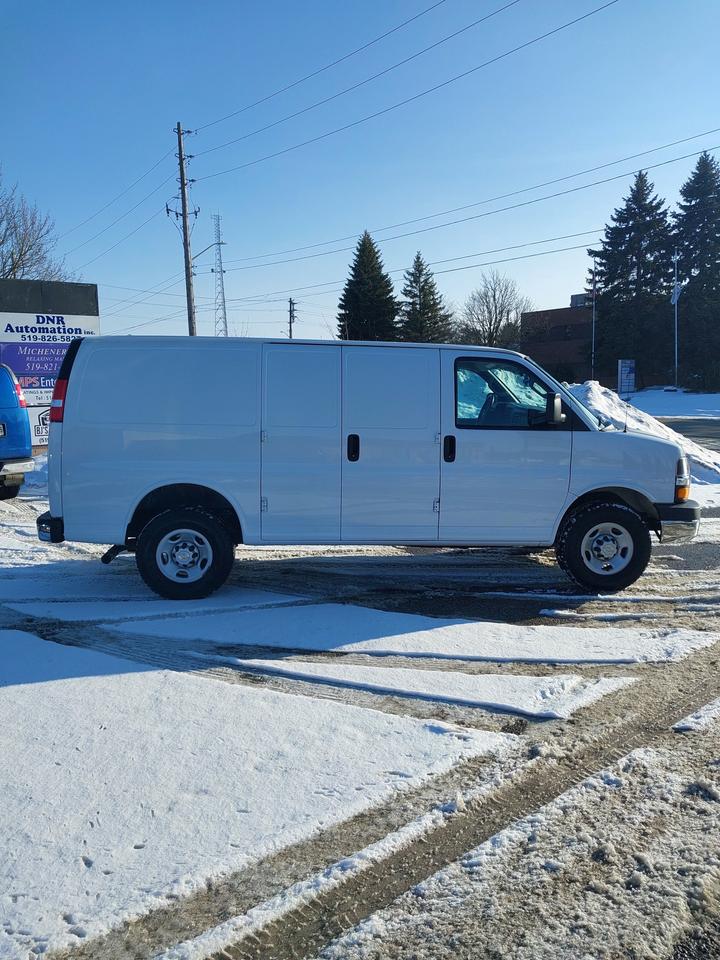 2023 Chevrolet Express 2500 V6 Cargo Van 135" WB Photo