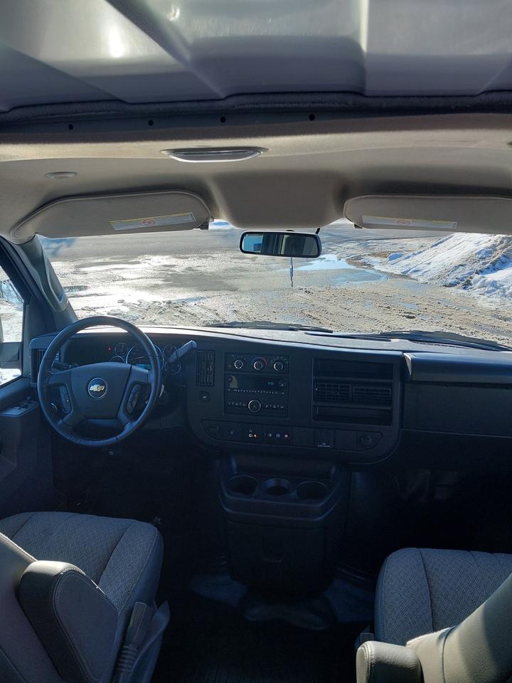 2023 Chevrolet Express 2500 V6 Cargo Van 135" WB Photo