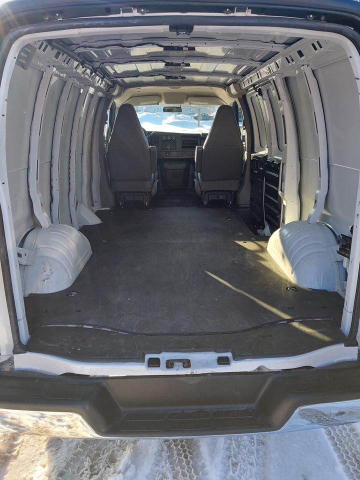 2023 Chevrolet Express 2500 V6 Cargo Van 135" WB Photo