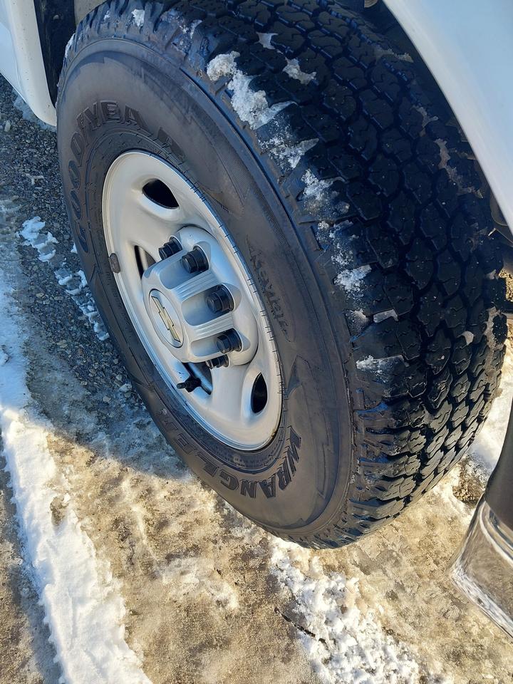 2023 Chevrolet Express 2500 V6 Cargo Van 135" WB Photo