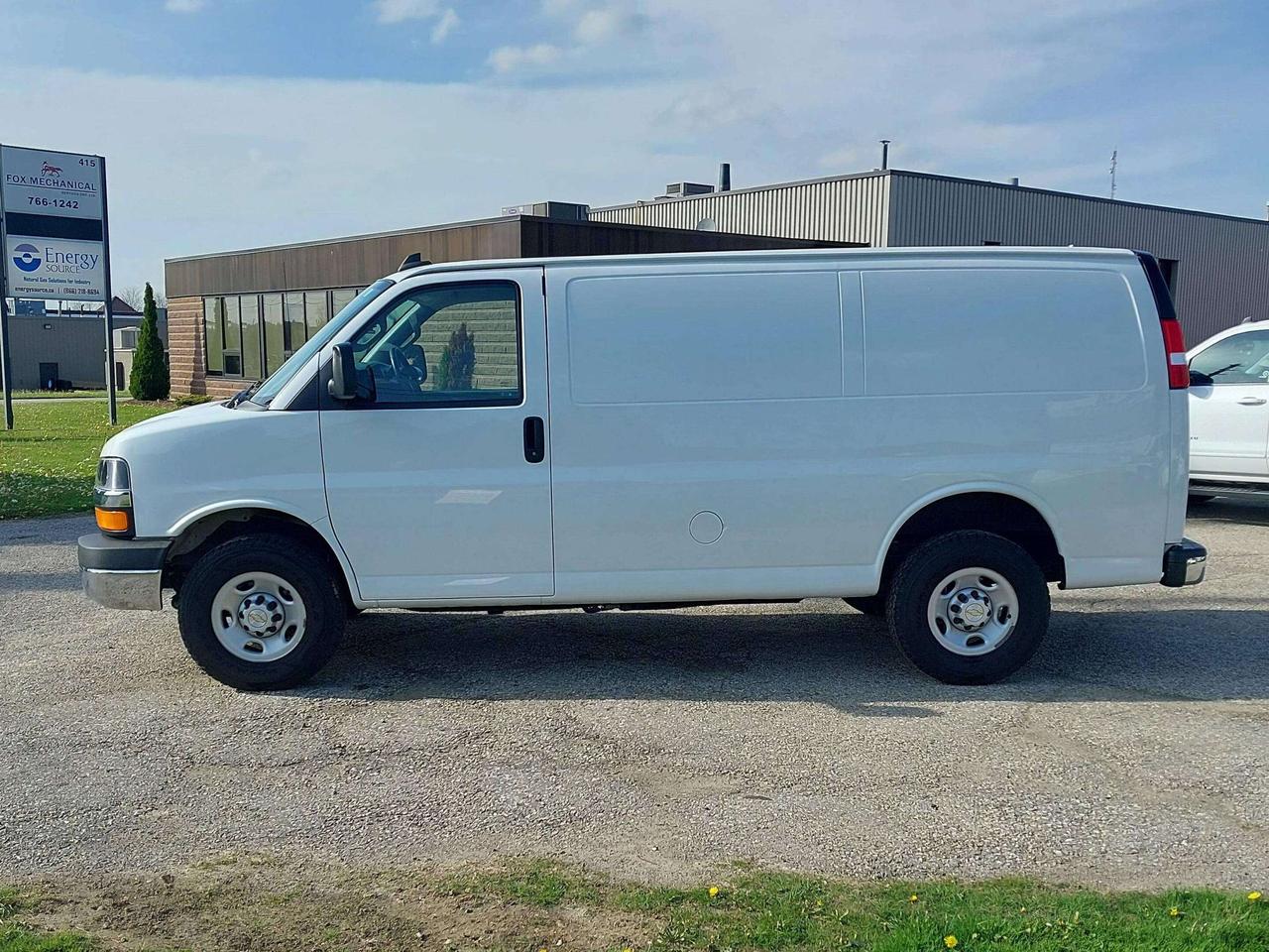 2023 Chevrolet Express 2500 V6 Cargo Van 135" WB Photo