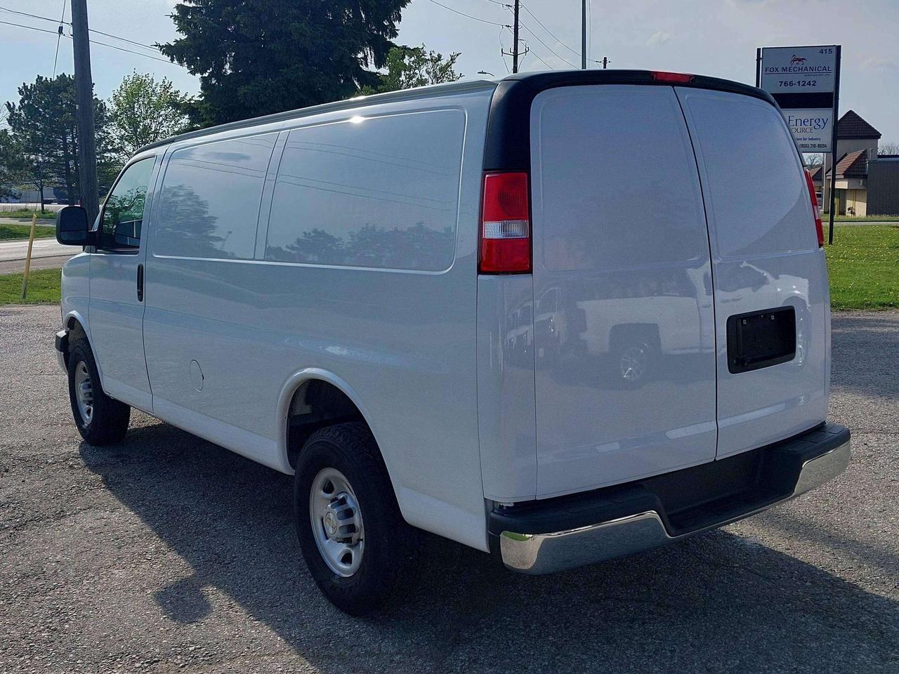 2023 Chevrolet Express 2500 V6 Cargo Van 135" WB Photo