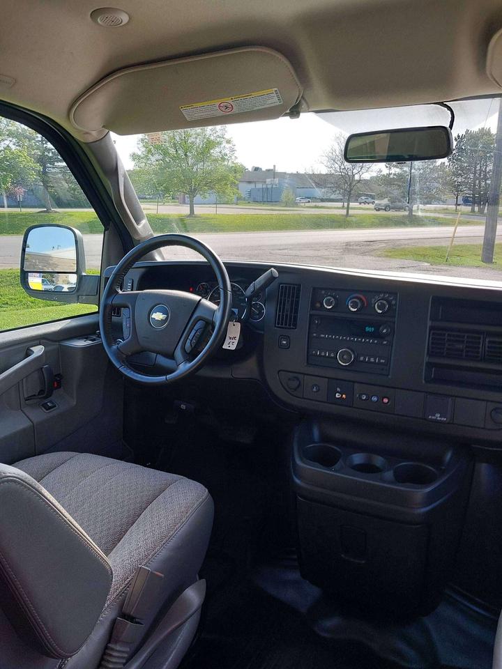 2023 Chevrolet Express 2500 V6 Cargo Van 135" WB Photo