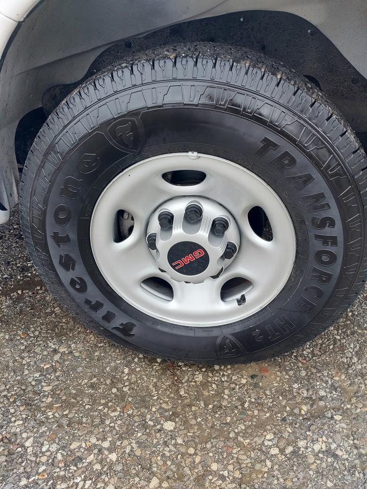 2024 GMC Savana 2500 Extended Cargo Van Photo