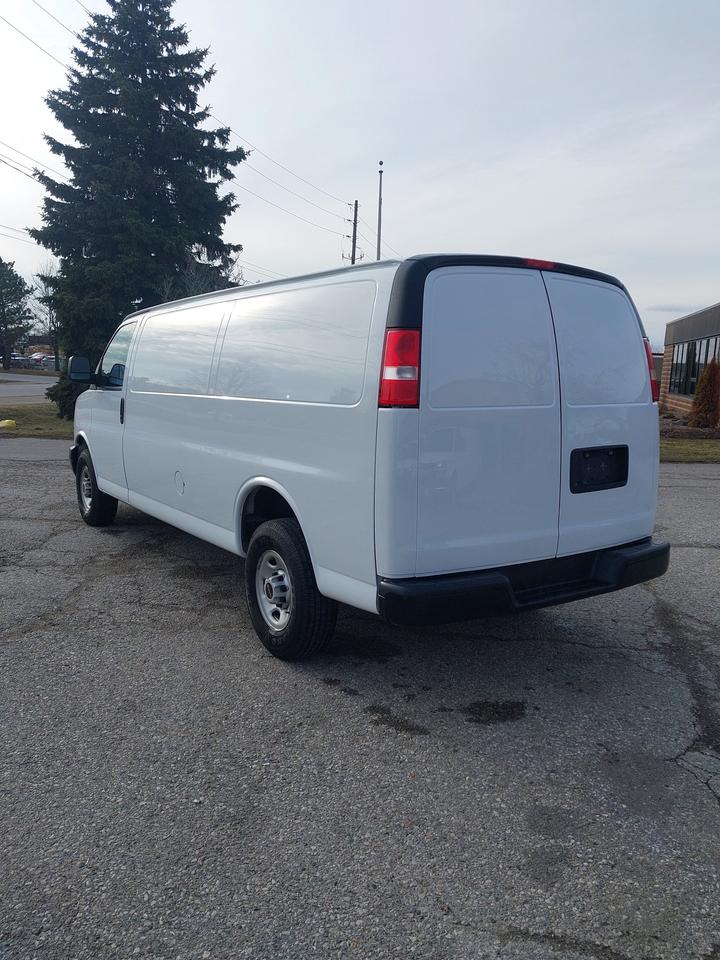 2024 GMC Savana 2500 Extended Cargo Van Photo2