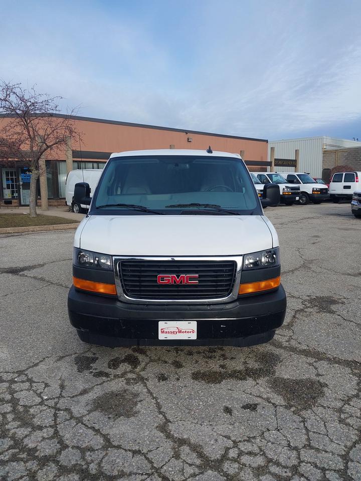 2024 GMC Savana 2500 Extended Cargo Van Photo