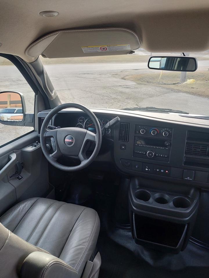 2024 GMC Savana 2500 Extended Cargo Van Photo