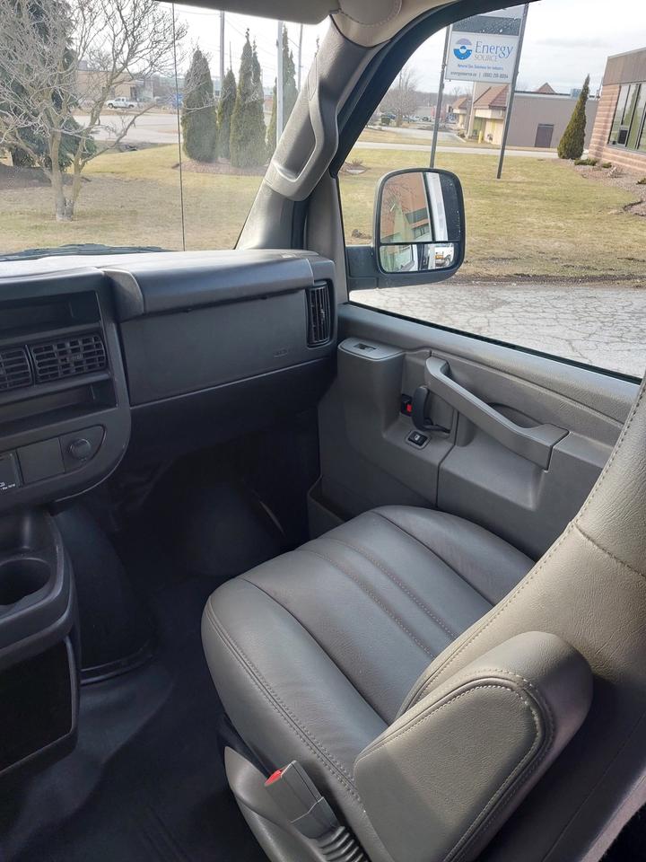 2024 GMC Savana 2500 Extended Cargo Van Photo
