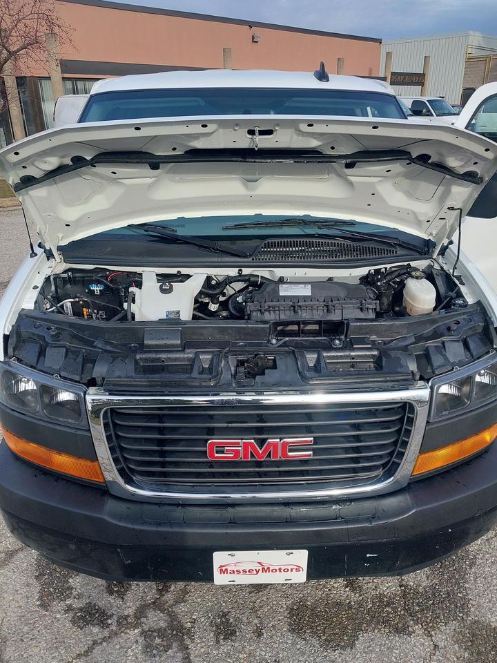 2024 GMC Savana 2500 Extended Cargo Van Photo