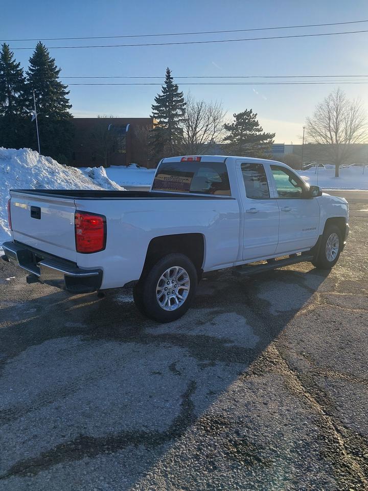 2018 Chevrolet Silverado 1500  Photo3