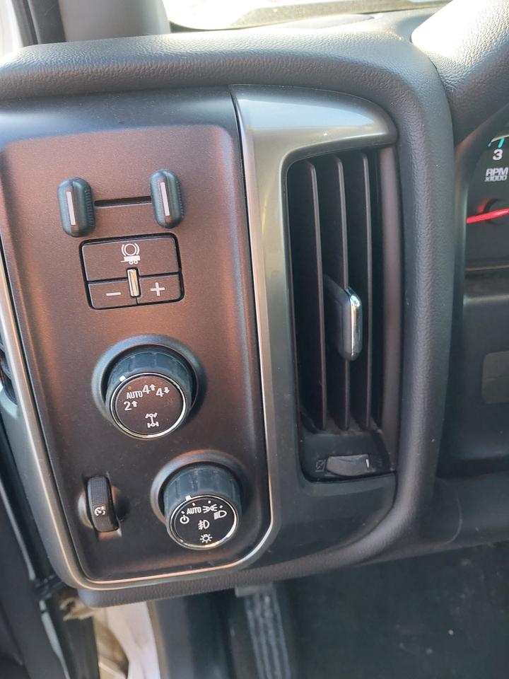 2018 Chevrolet Silverado 1500  Photo