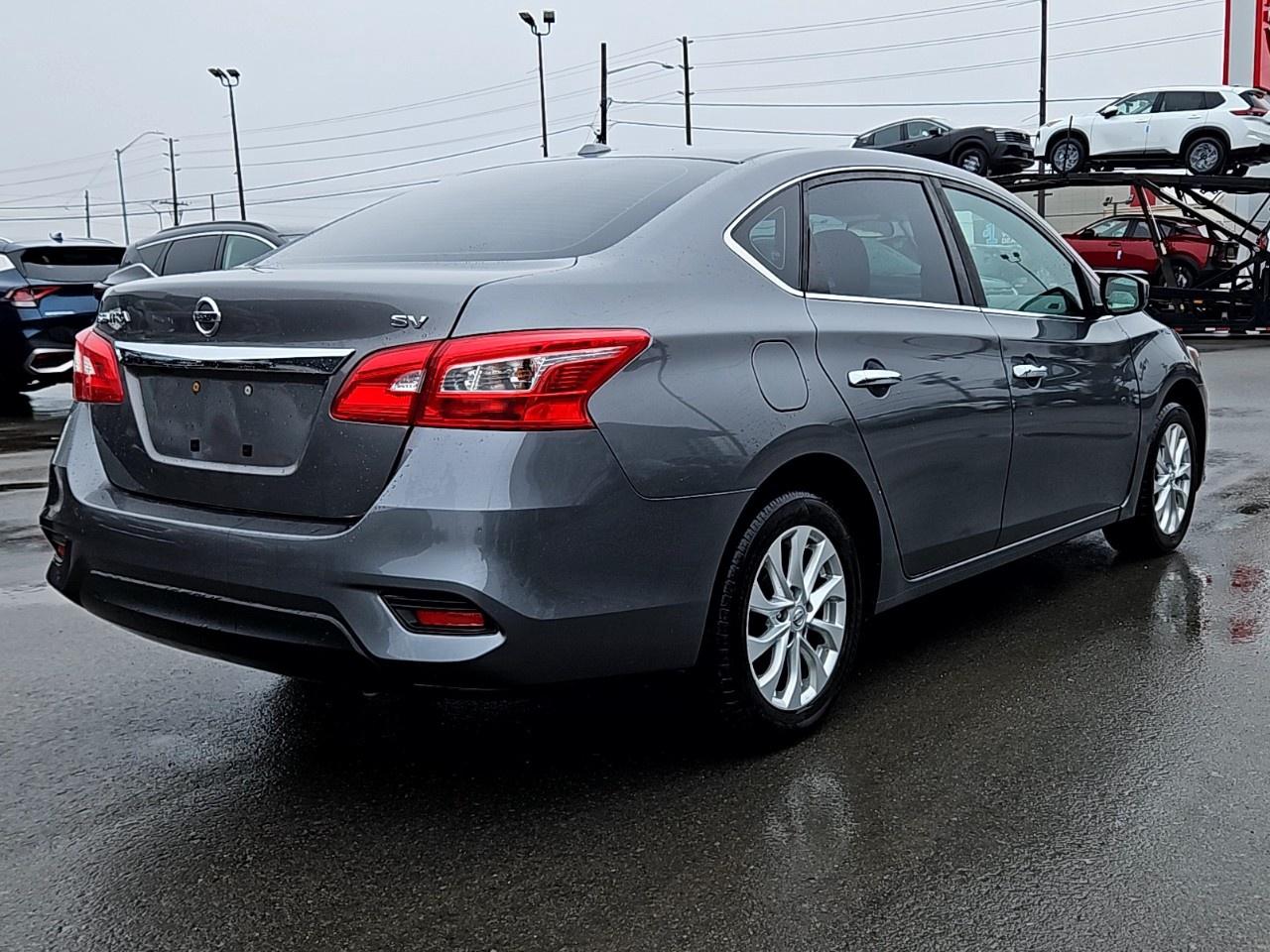 2019 Nissan Sentra SV CVT Photo2