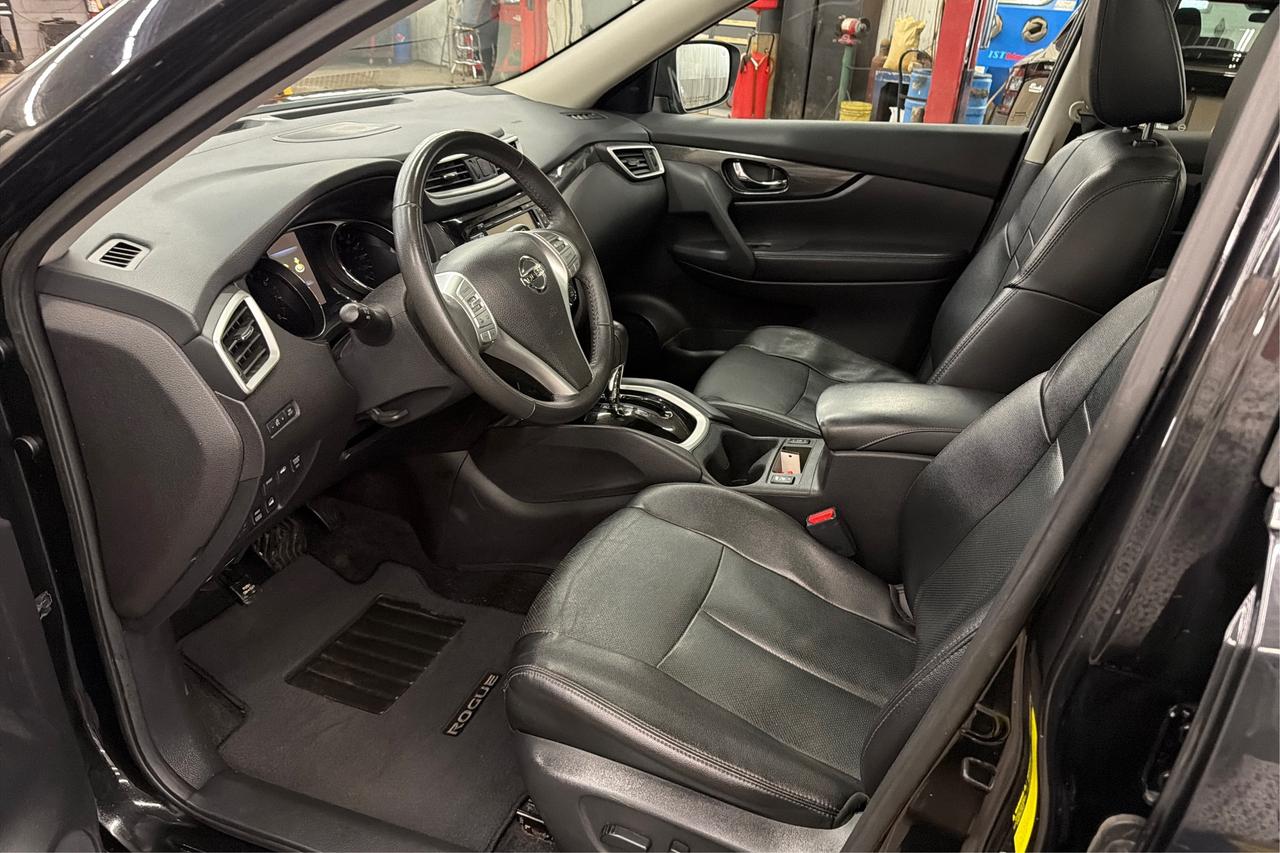 2016 Nissan Rogue SL Photo