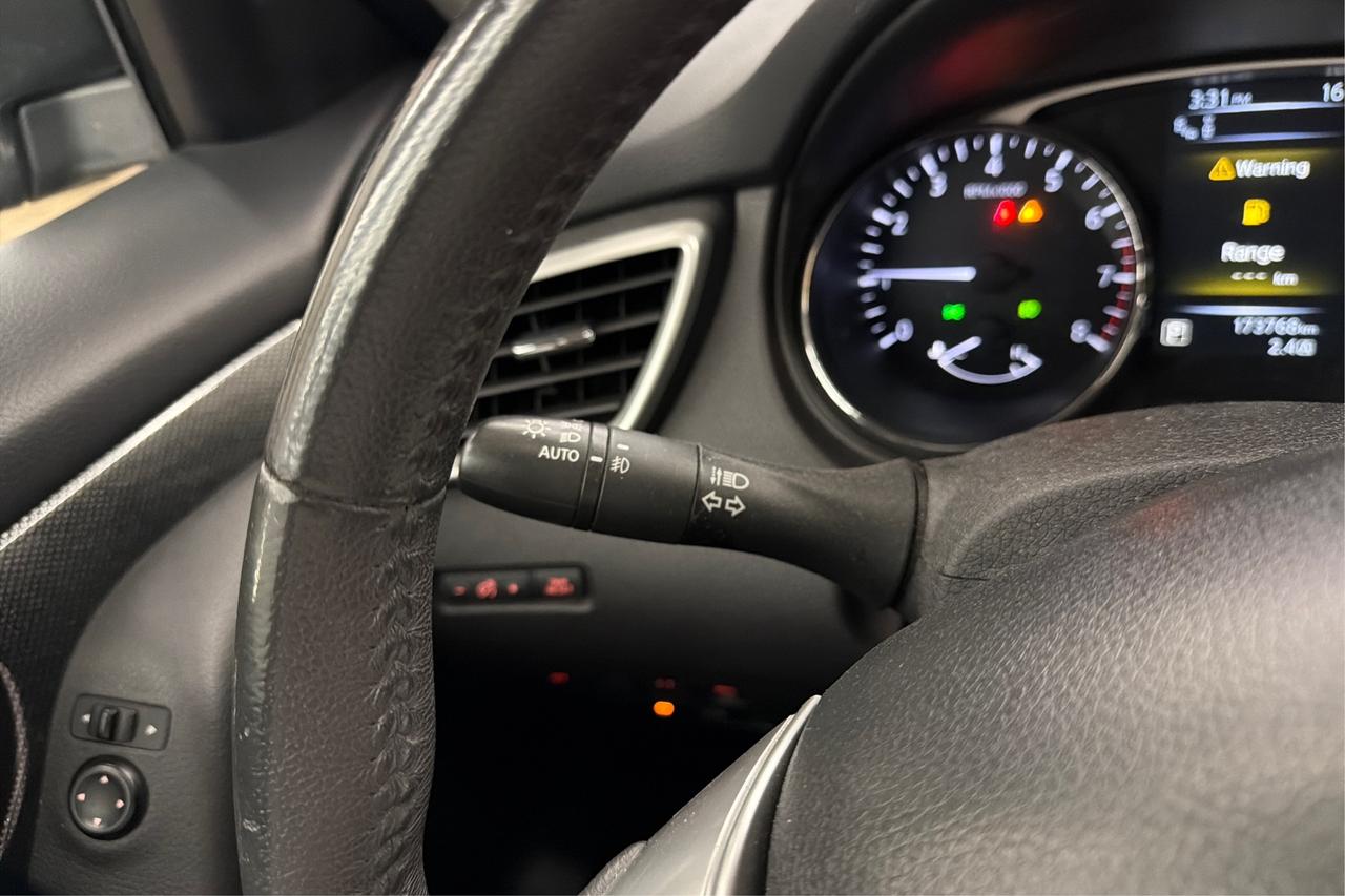 2016 Nissan Rogue SL Photo