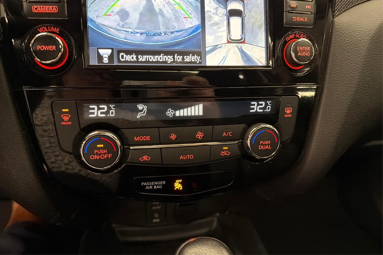 2016 Nissan Rogue SL Photo