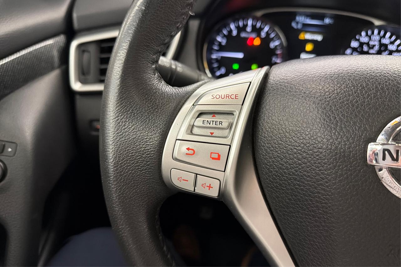 2016 Nissan Rogue SL Photo