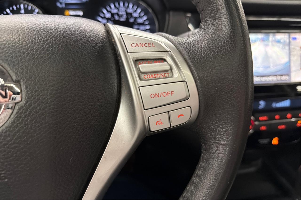 2016 Nissan Rogue SL Photo