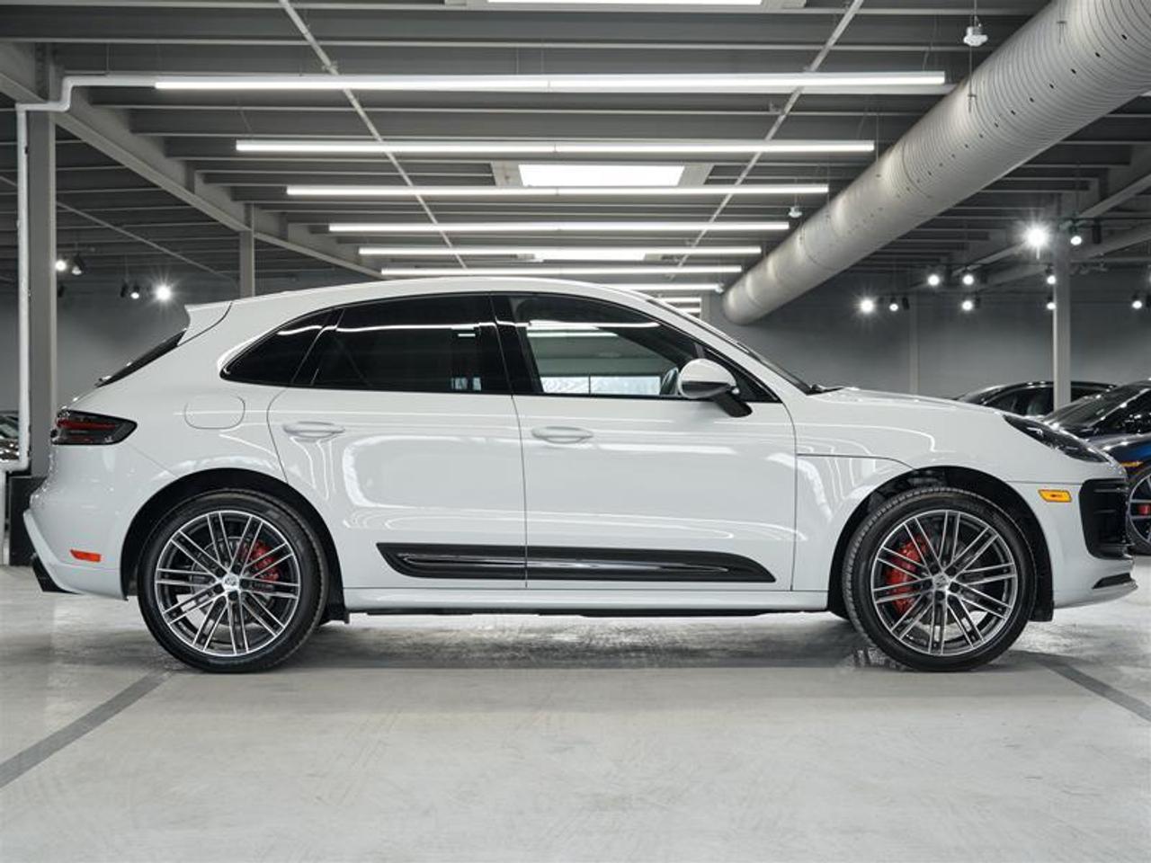 2025 Porsche Macan S AWD Photo