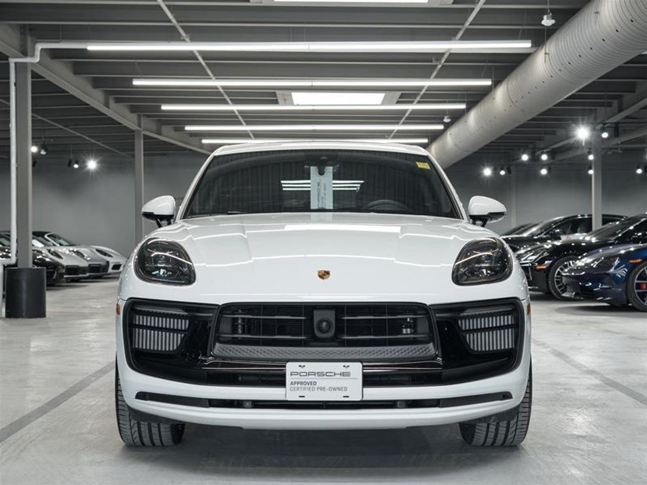 2025 Porsche Macan S AWD Photo