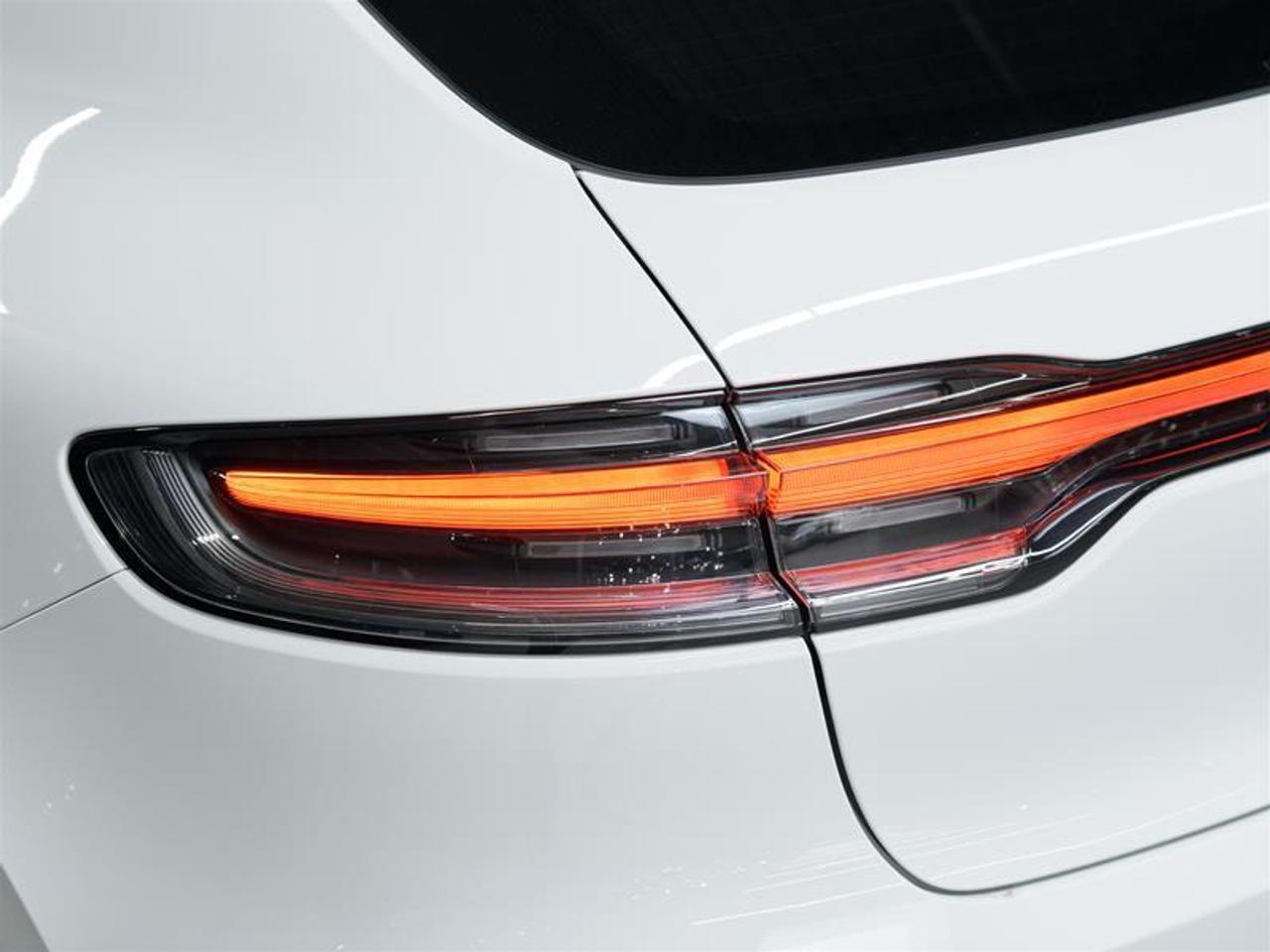 2025 Porsche Macan S AWD Photo