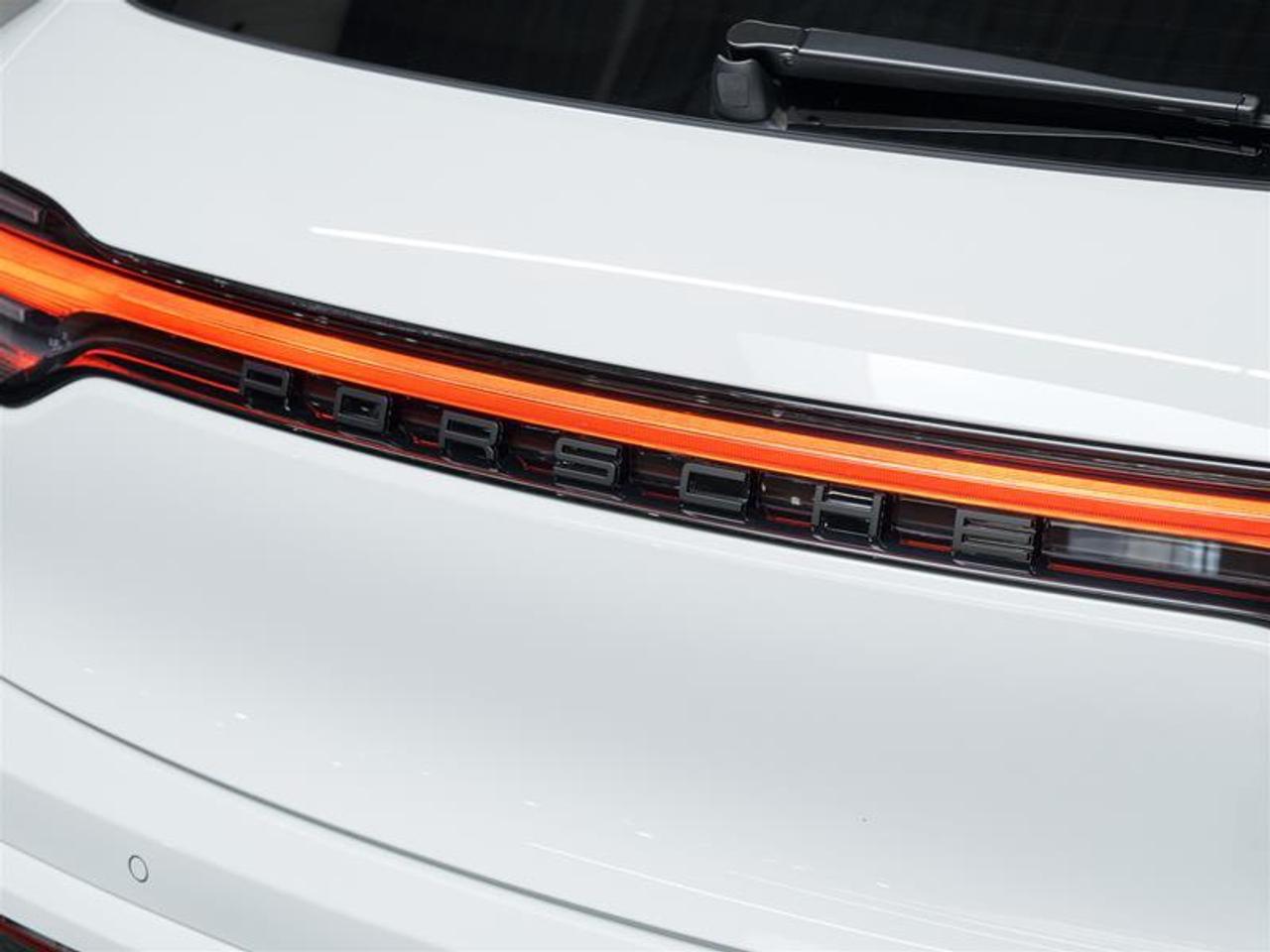 2025 Porsche Macan S AWD Photo