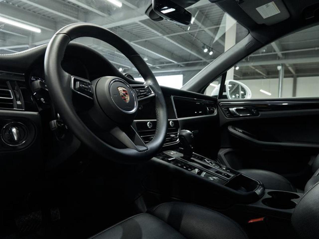 2025 Porsche Macan S AWD Photo