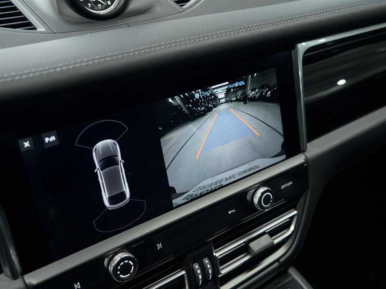 2025 Porsche Macan S AWD Photo