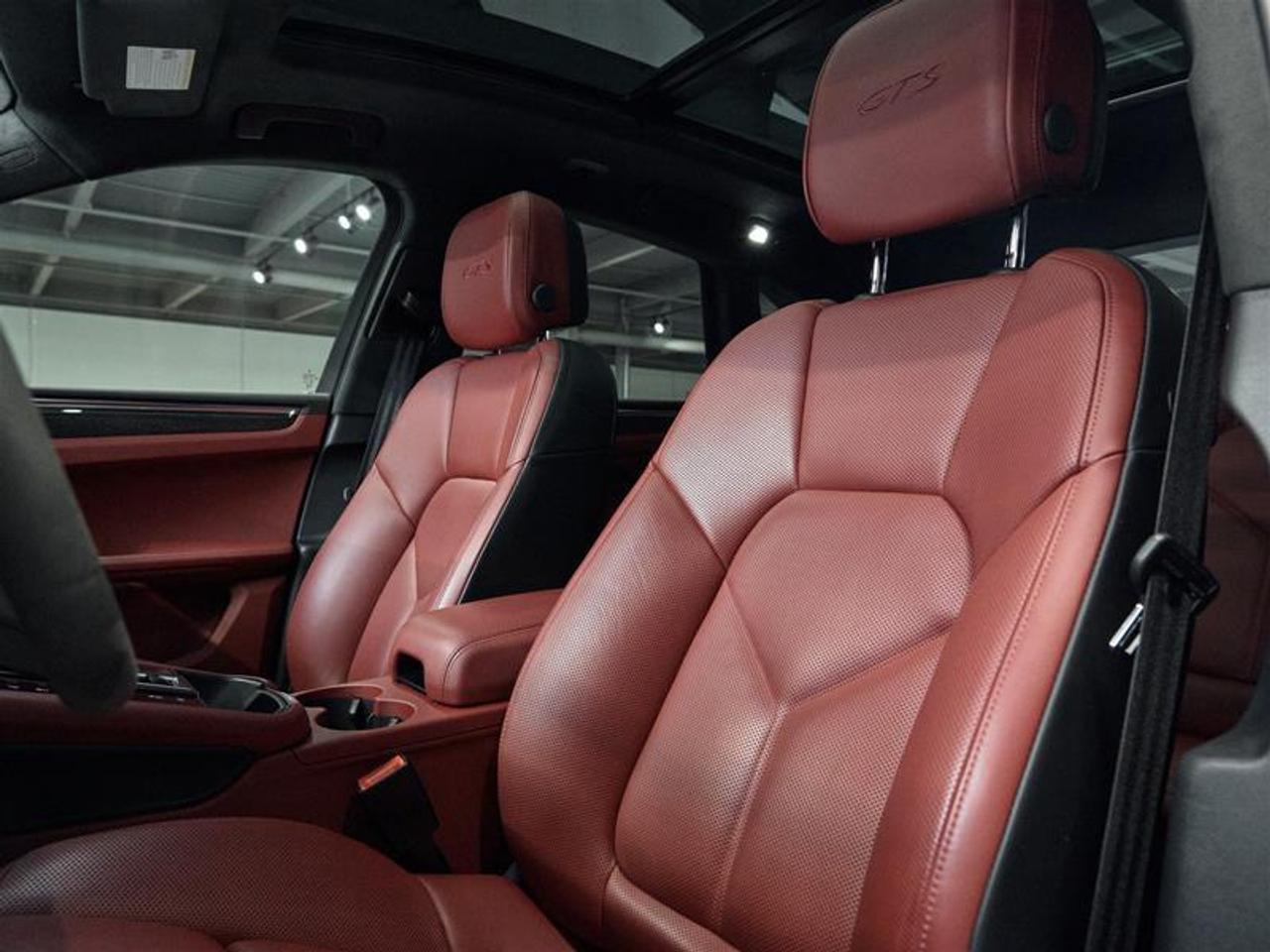 2023 Porsche Macan GTS Photo