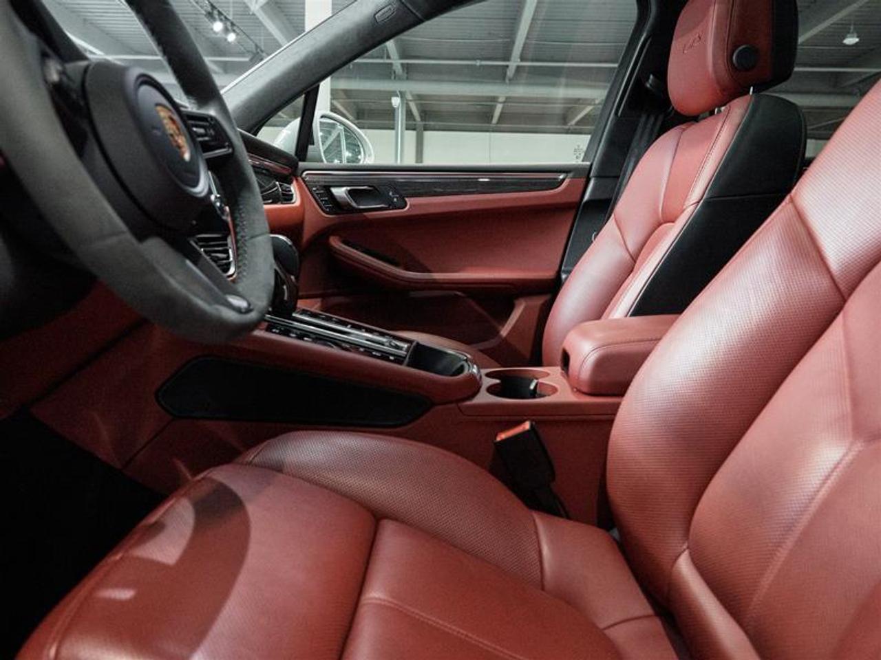 2023 Porsche Macan GTS Photo