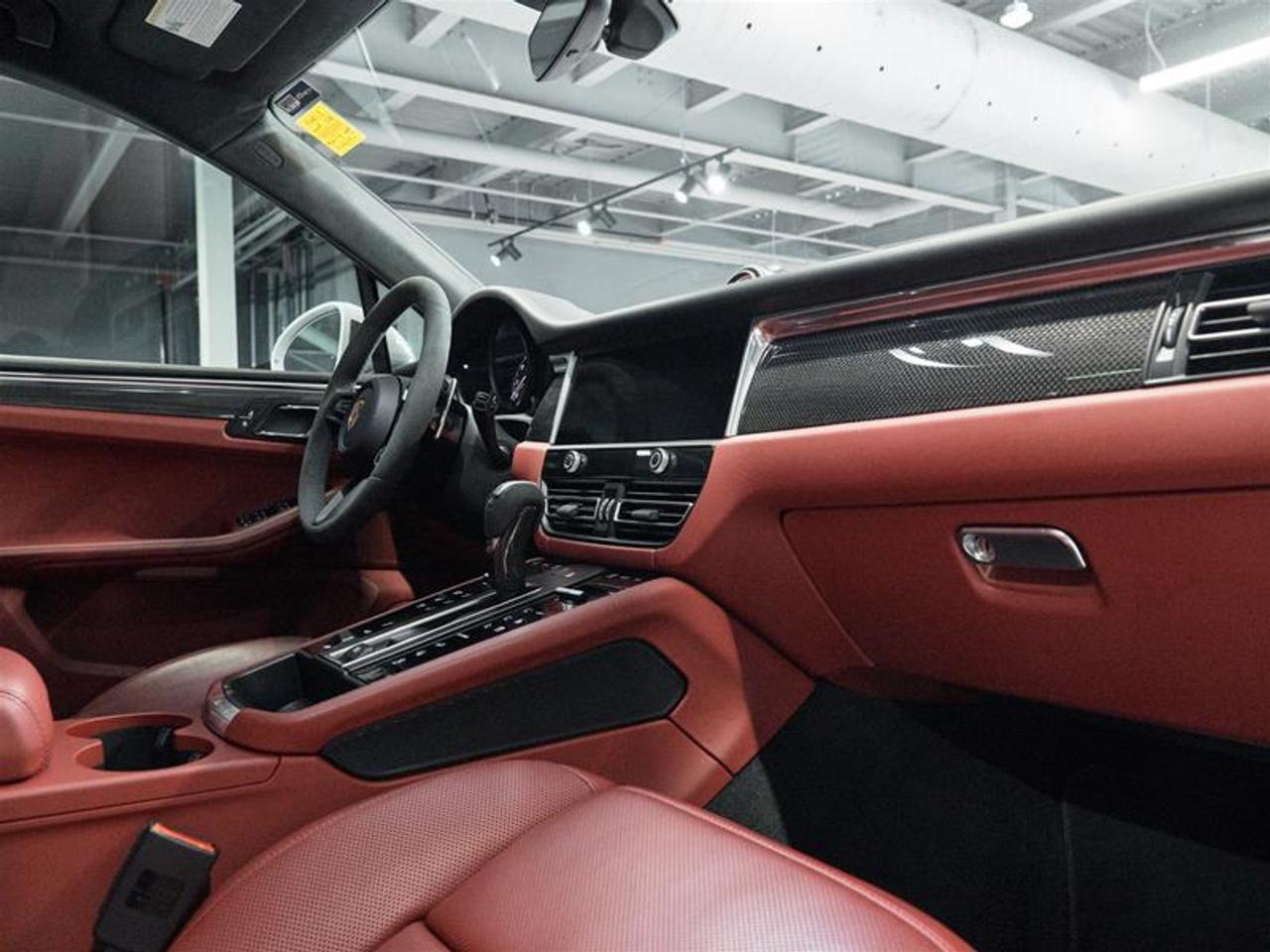 2023 Porsche Macan GTS Photo