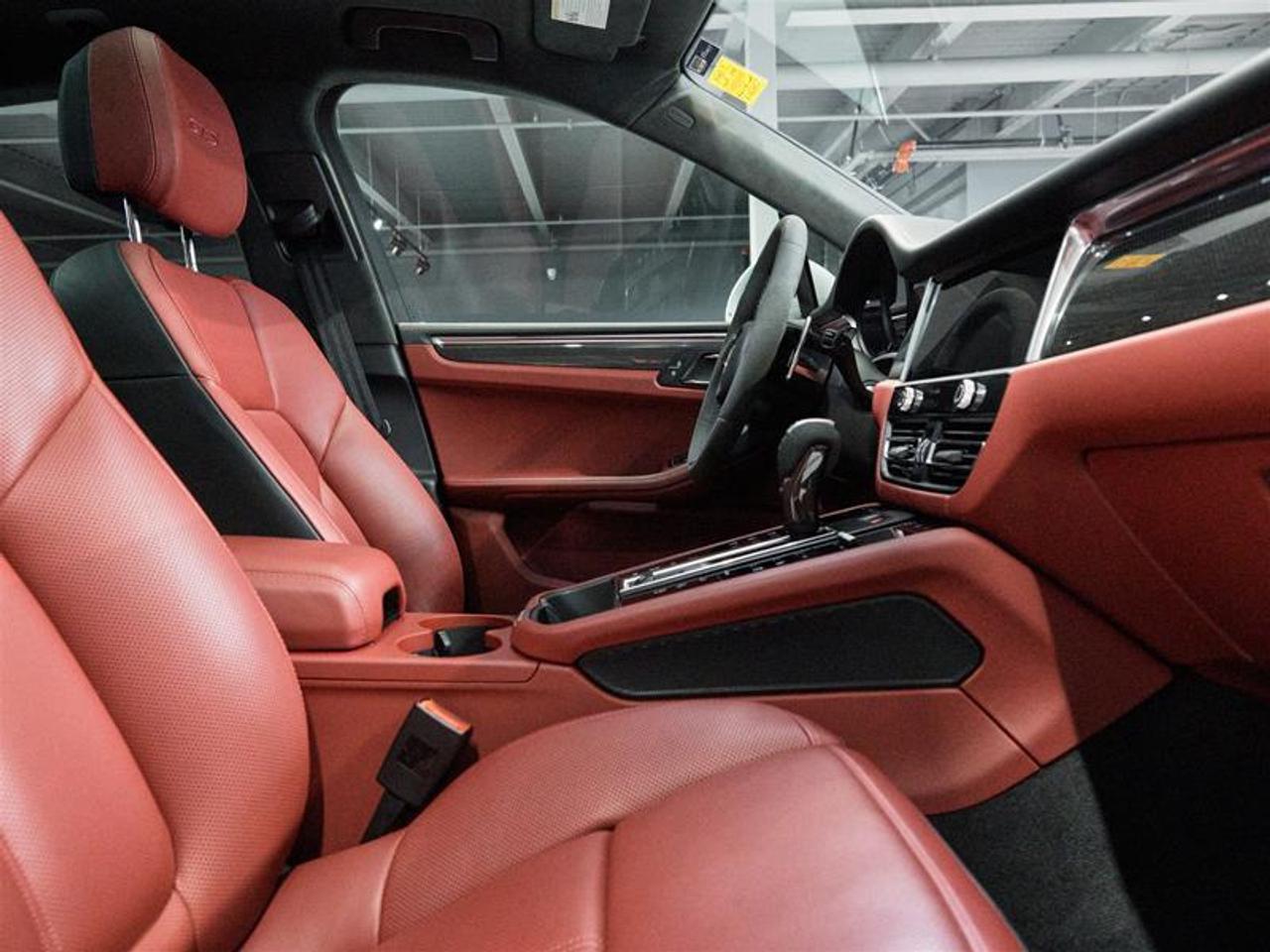 2023 Porsche Macan GTS Photo