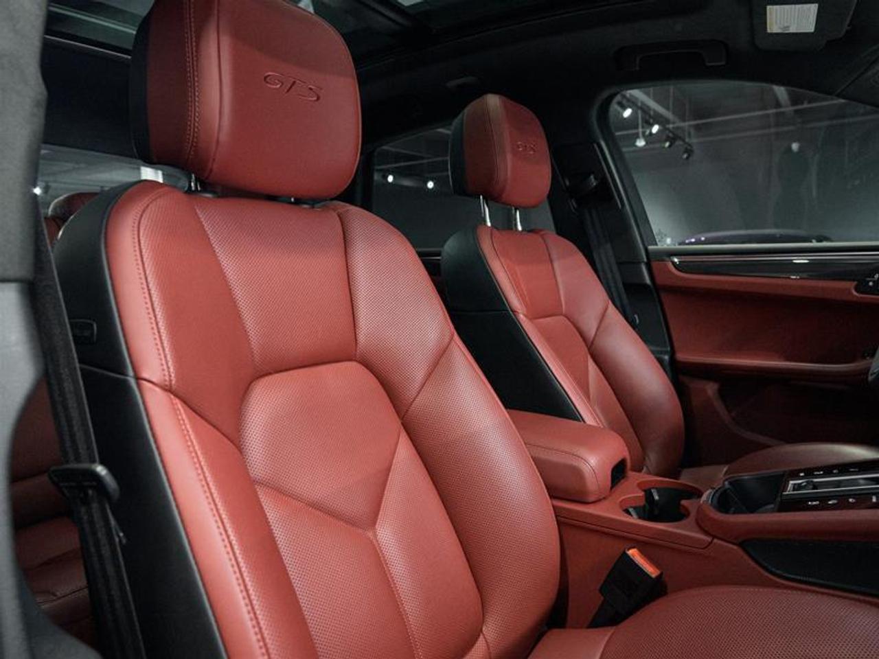 2023 Porsche Macan GTS Photo