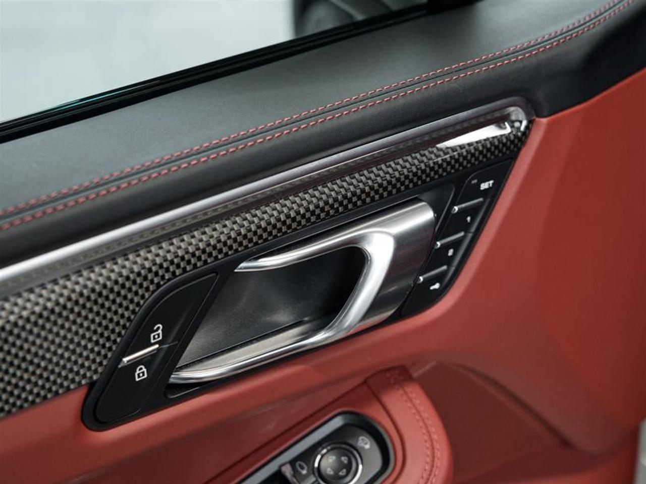 2023 Porsche Macan GTS Photo