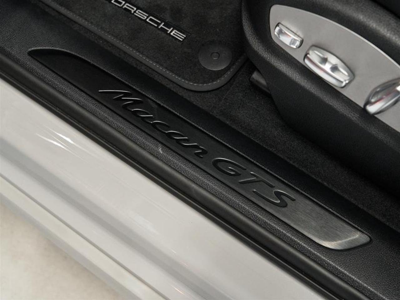 2023 Porsche Macan GTS Photo