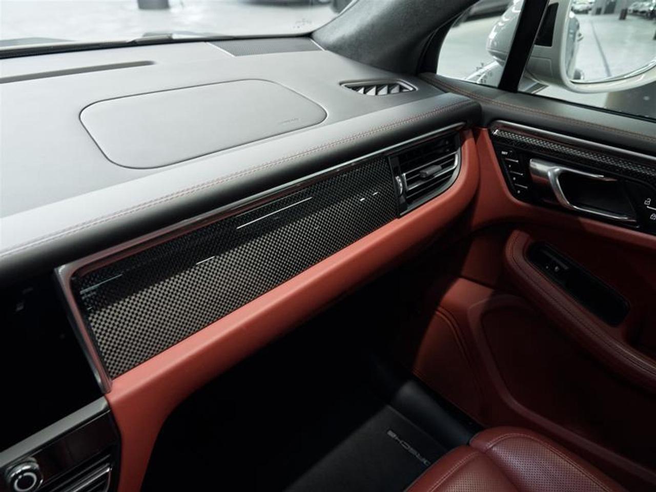 2023 Porsche Macan GTS Photo