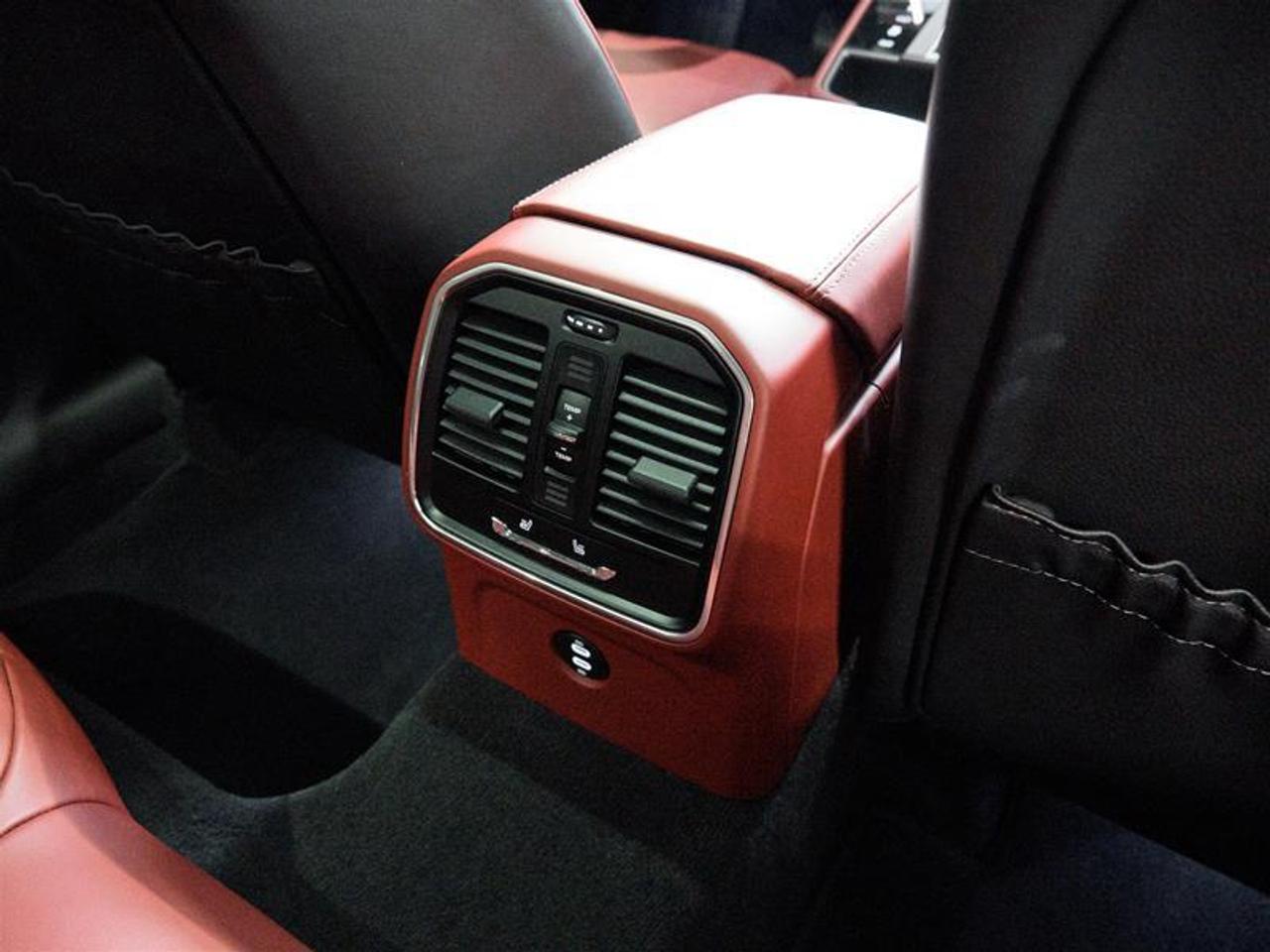 2023 Porsche Macan GTS Photo