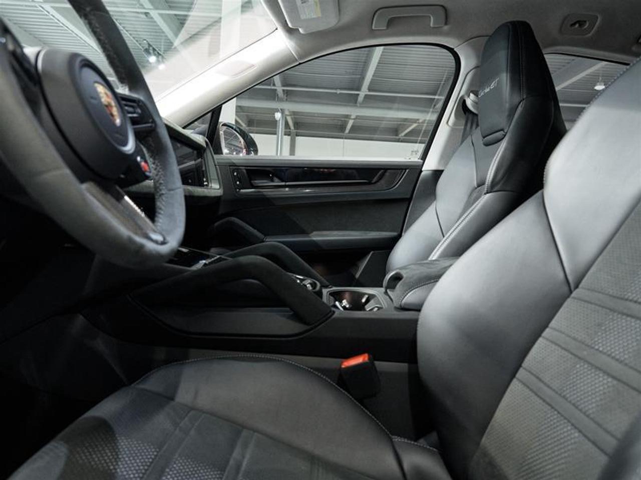 2024 Porsche Cayenne Turbo GT Coupe AWD Photo