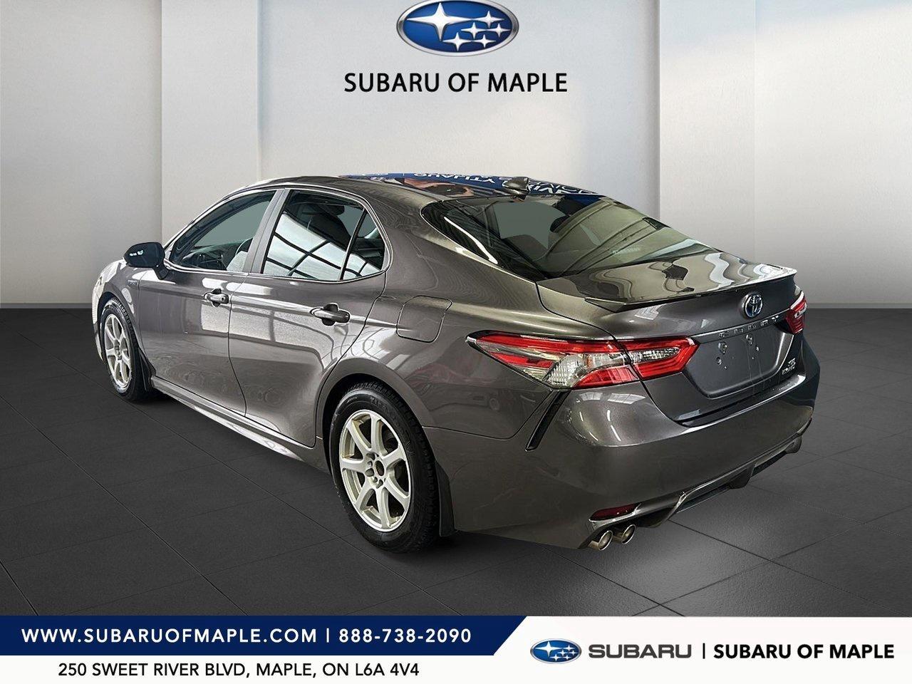 2018 Toyota Camry Hybrid SE Auto Photo