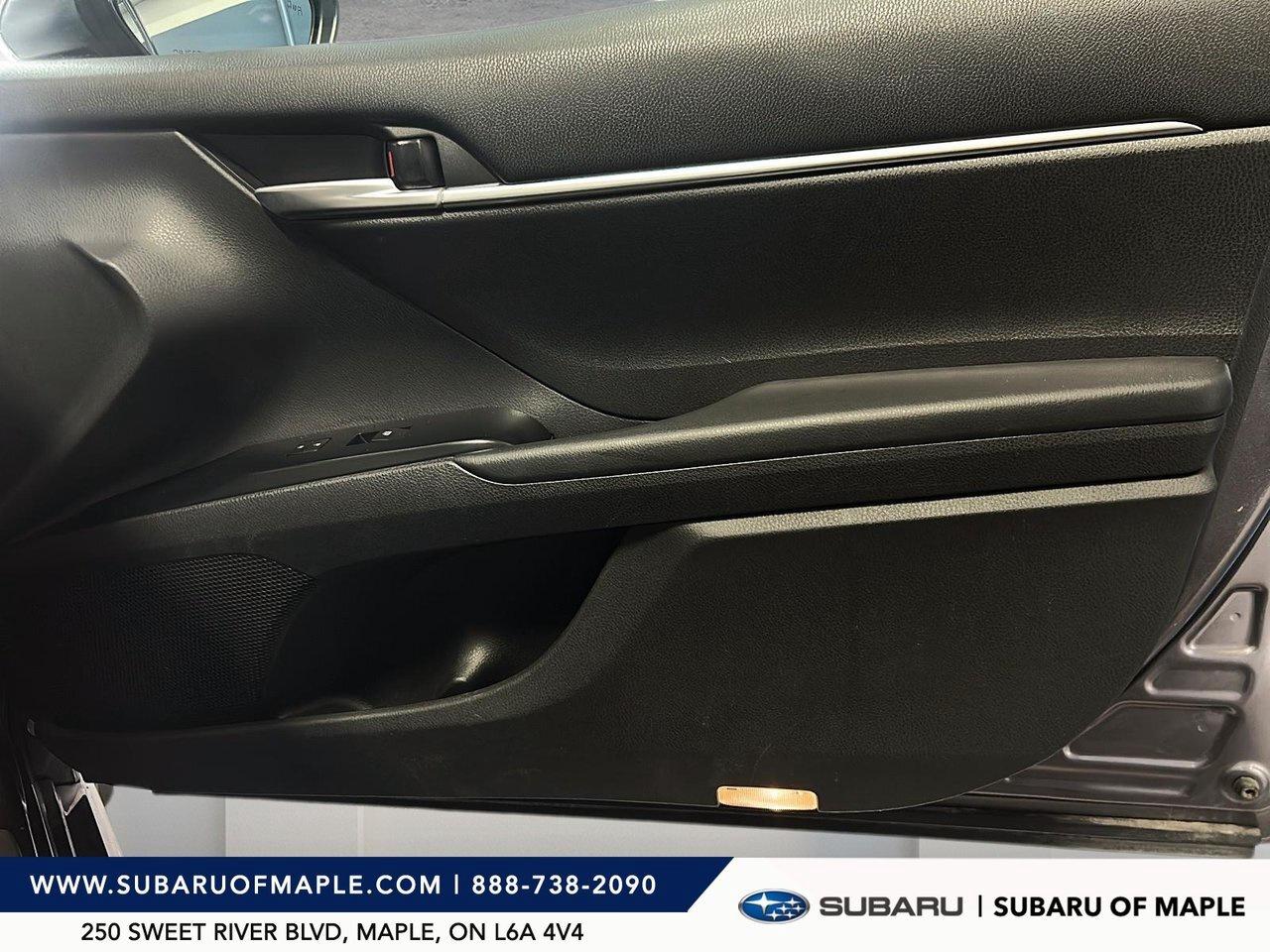 2018 Toyota Camry Hybrid SE Auto Photo