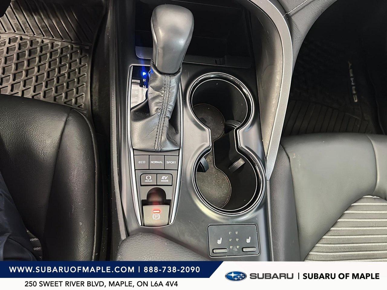 2018 Toyota Camry Hybrid SE Auto Photo