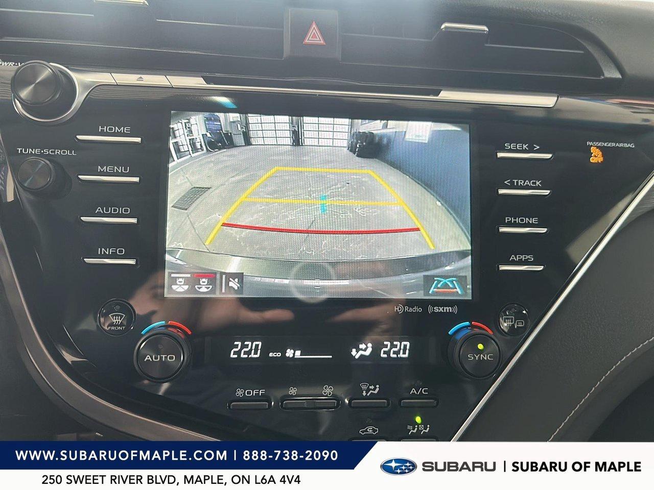 2018 Toyota Camry Hybrid SE Auto Photo