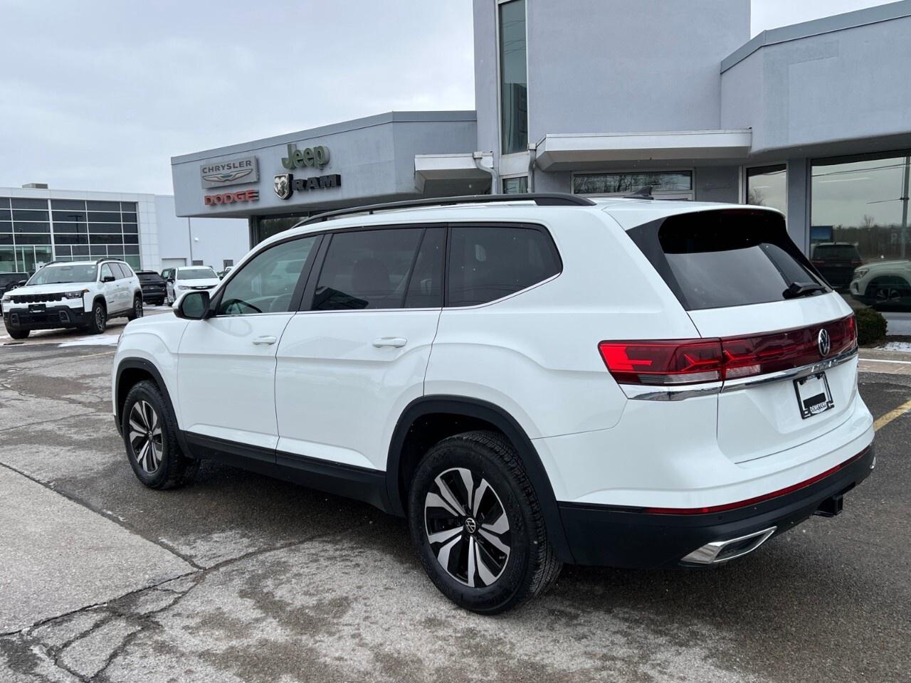 2025 Volkswagen Atlas Comfortline 2.0 TSI 4MOTION Photo