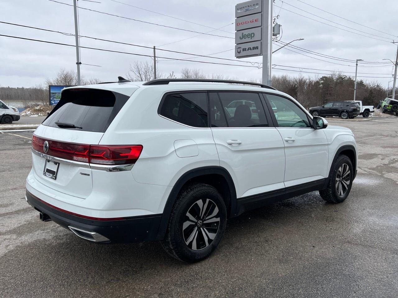 2025 Volkswagen Atlas Comfortline 2.0 TSI 4MOTION Photo