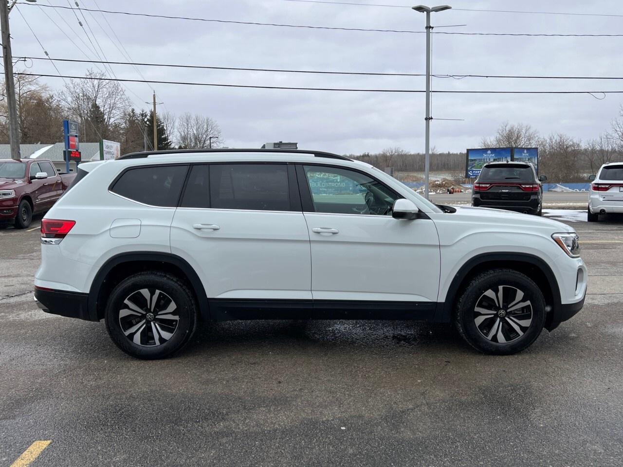 2025 Volkswagen Atlas Comfortline 2.0 TSI 4MOTION Photo