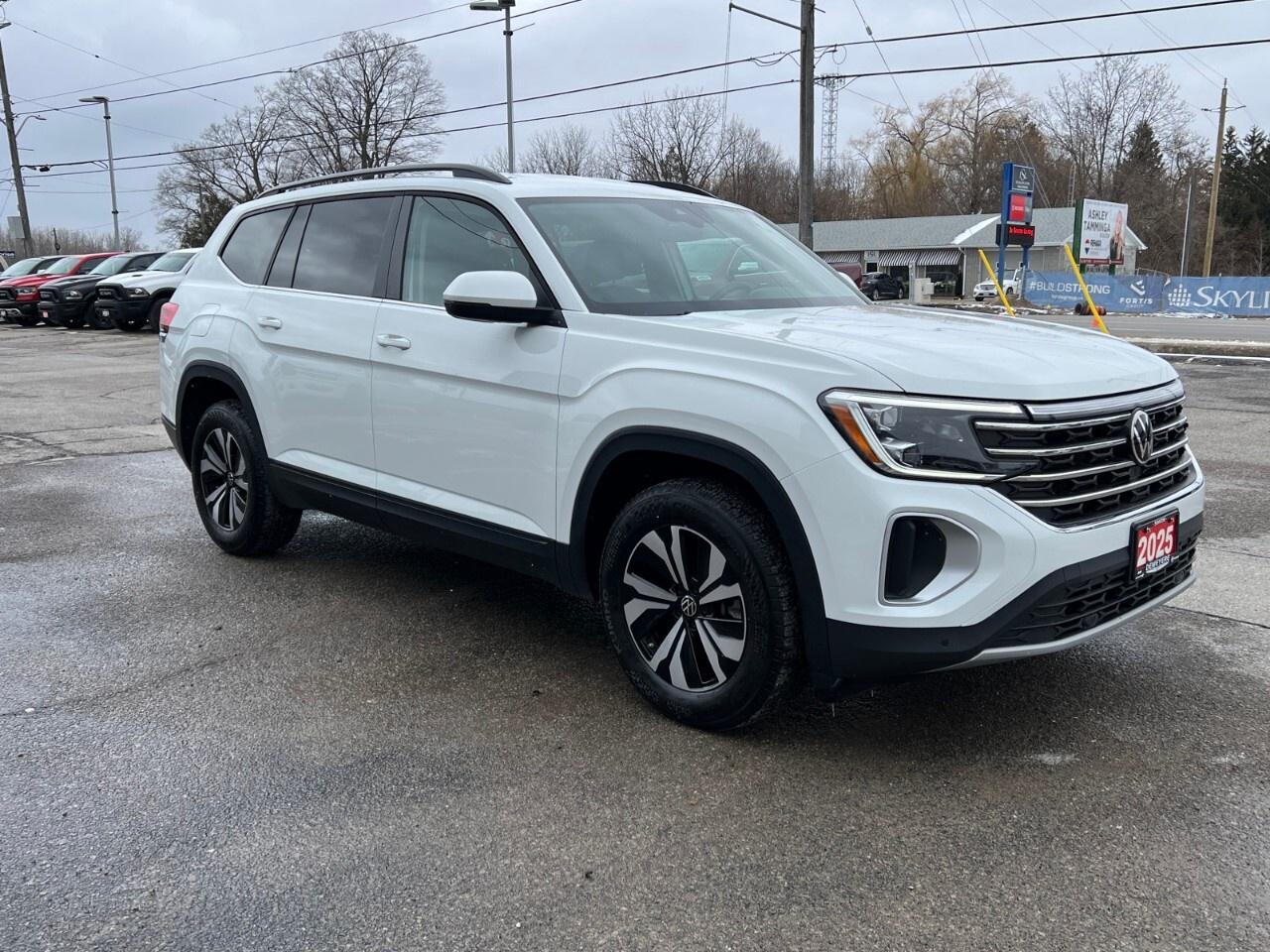 2025 Volkswagen Atlas Comfortline 2.0 TSI 4MOTION Photo