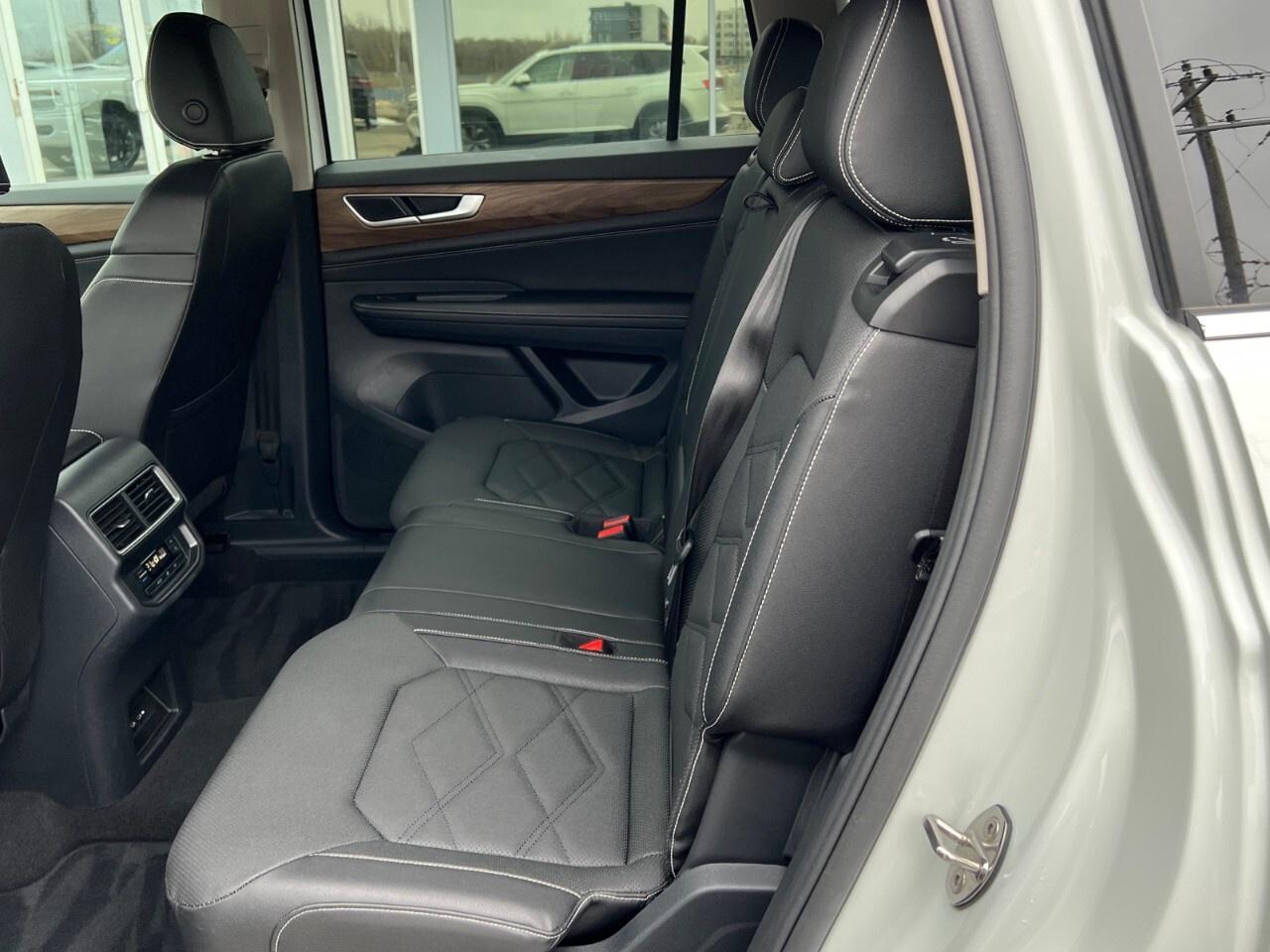 2025 Volkswagen Atlas Comfortline 2.0 TSI 4MOTION Photo