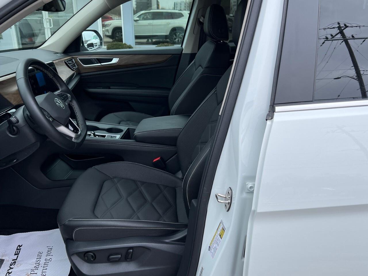 2025 Volkswagen Atlas Comfortline 2.0 TSI 4MOTION Photo